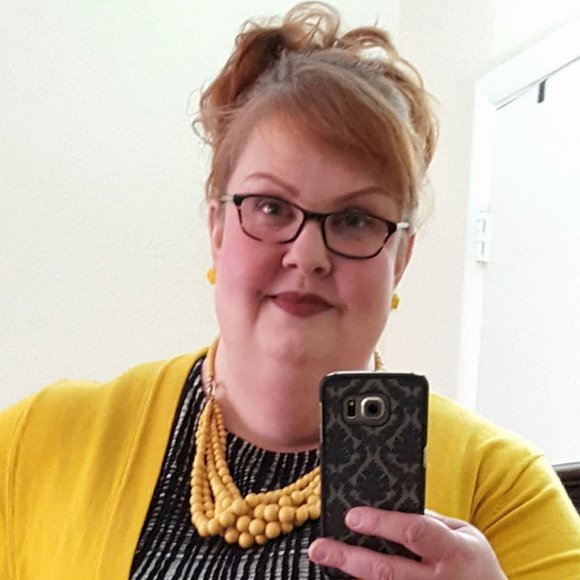 Meet Your Posher, Cynthia - Picture 4 of 5